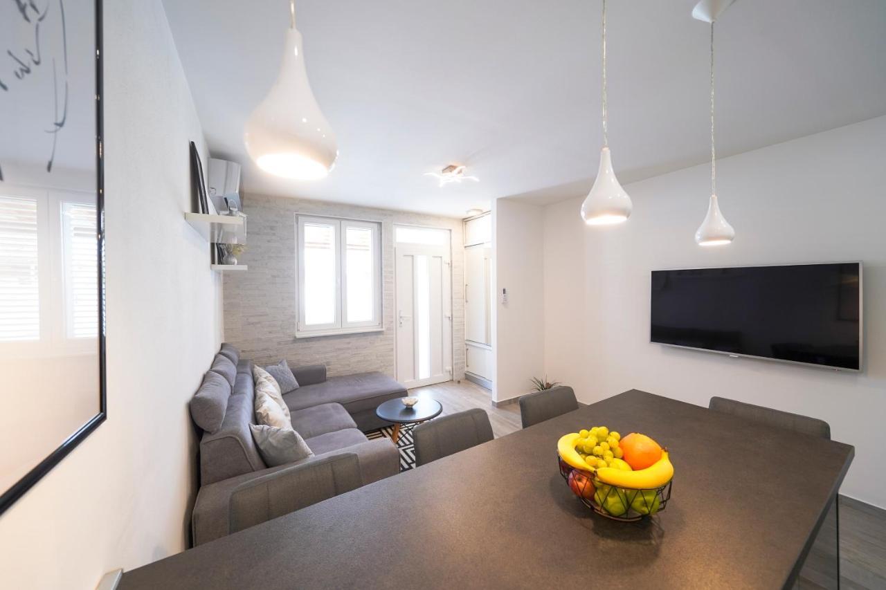 Modern With Loggia Terrace And Parking * Zadar
