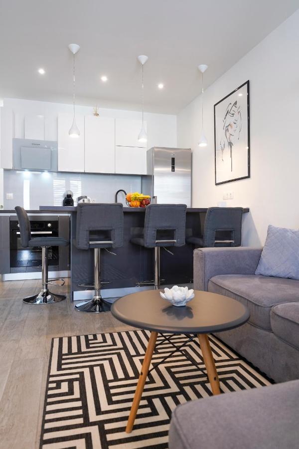 Apartment Modern With Loggia Terrace And Parking Zadar
