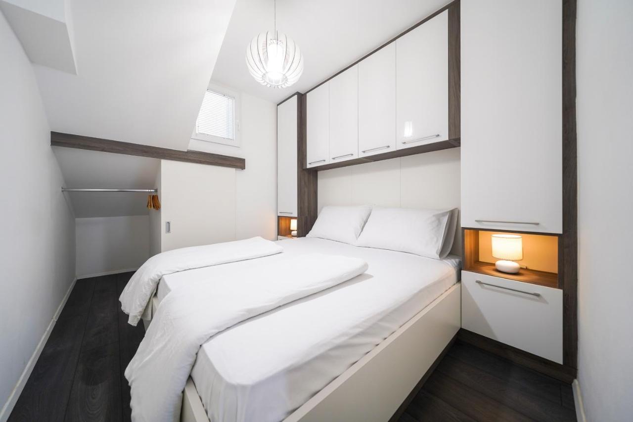 Modern With Loggia Terrace And Parking Zadar