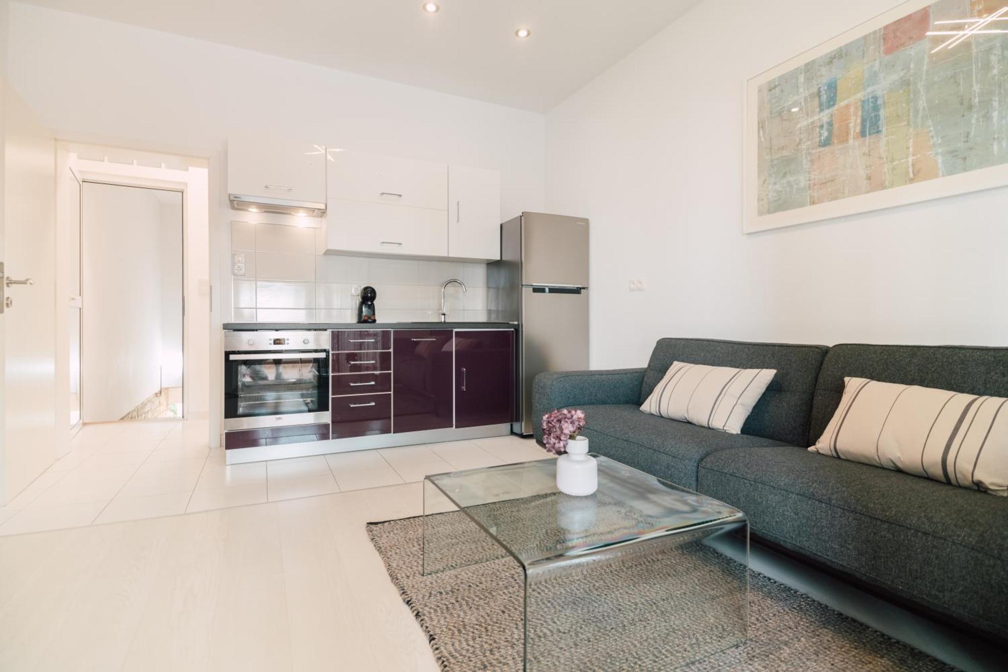 Apartment Modern With Loggia Terrace And Parking Zadar